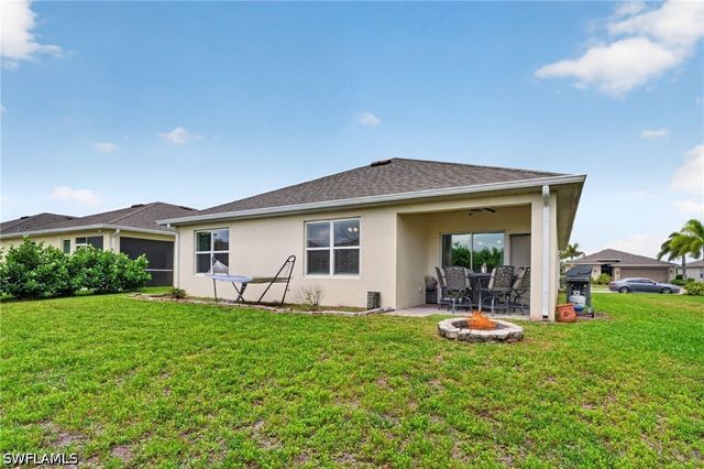 3425 Cancun CT, Cape Coral, FL 33909