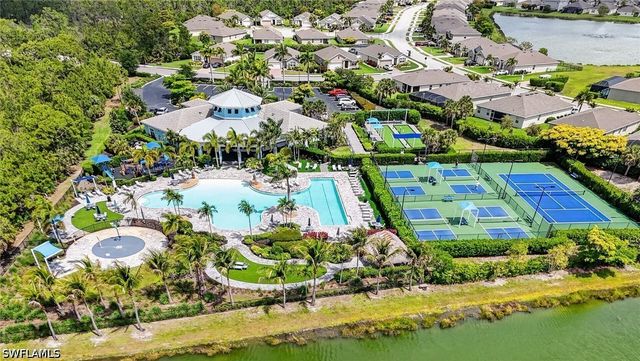 3425 Cancun CT, Cape Coral, FL 33909