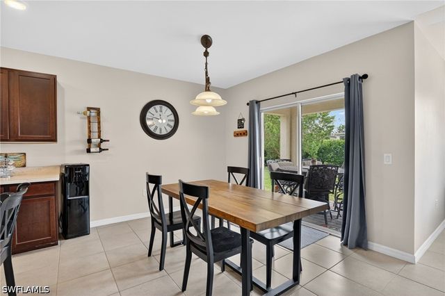 3425 Cancun CT, Cape Coral, FL 33909