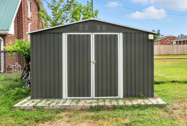 109 Ambrose Dr, Clarksville, TN 37042