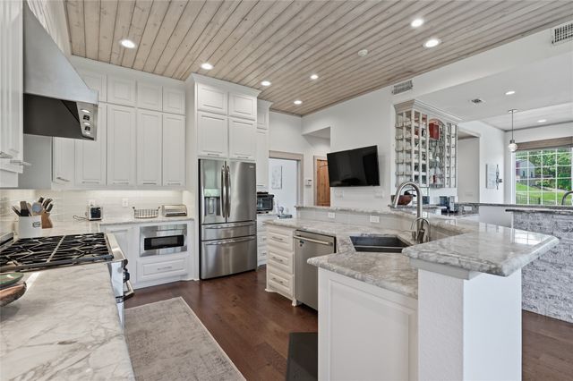 606 Lakepoint Loop, Pottsboro, TX 75076