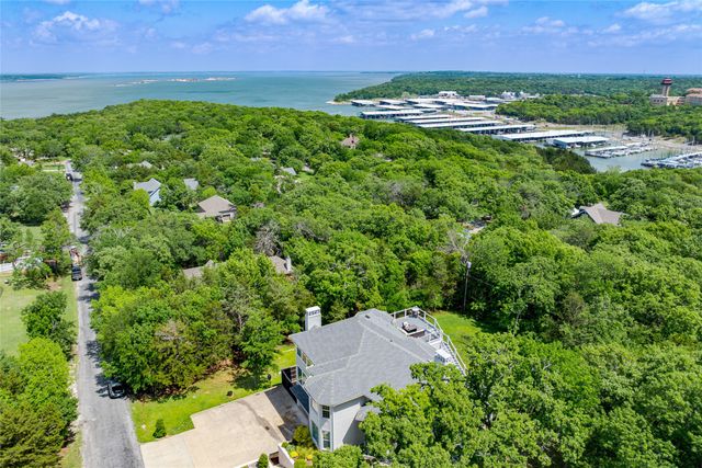 606 Lakepoint Loop, Pottsboro, TX 75076