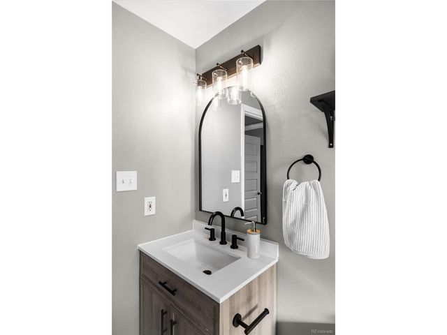 2329 S Eldridge St, Lakewood, CO 80228