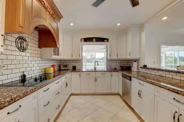 3324 Lakeview Boulevard, Delray Beach, FL 33445