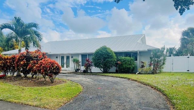 3324 Lakeview Boulevard, Delray Beach, FL 33445