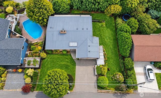 18534 55th Avenue NE, Kenmore, WA 98028