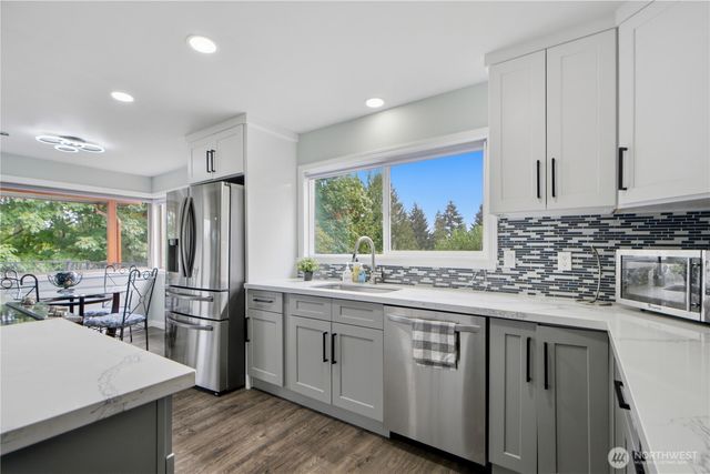 18534 55th Avenue NE, Kenmore, WA 98028