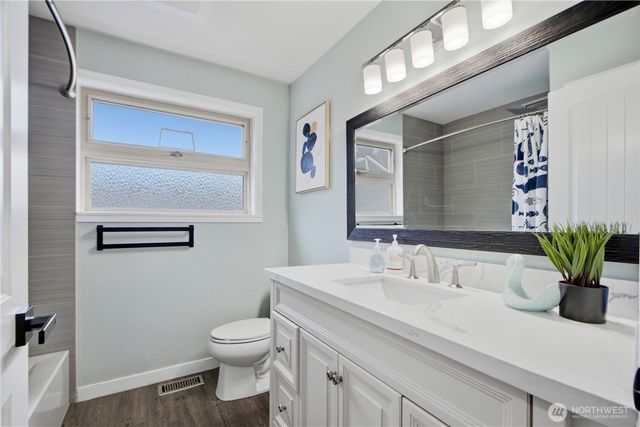 18534 55th Avenue NE, Kenmore, WA 98028