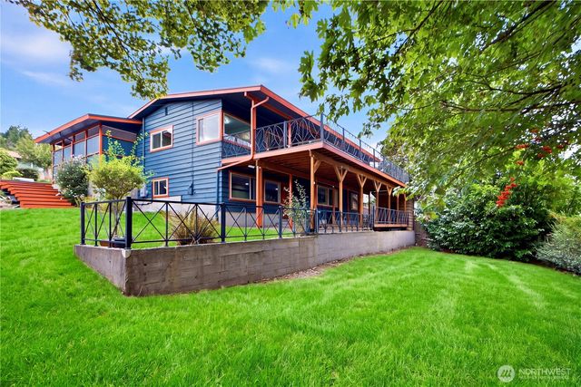 18534 55th Avenue NE, Kenmore, WA 98028