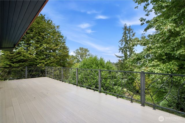 18534 55th Avenue NE, Kenmore, WA 98028