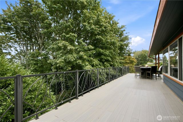 18534 55th Avenue NE, Kenmore, WA 98028