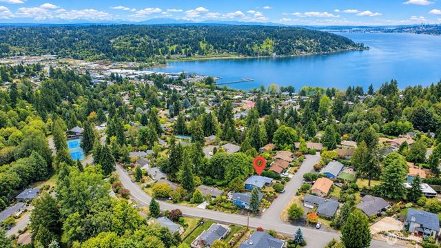 18534 55th Avenue NE, Kenmore, WA 98028