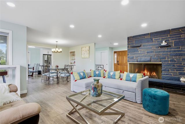 18534 55th Avenue NE, Kenmore, WA 98028