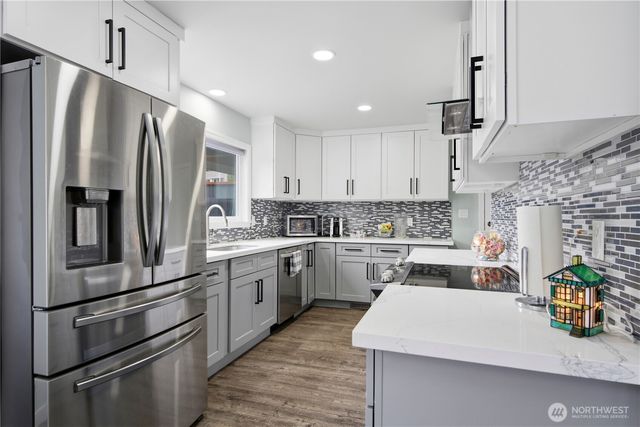 18534 55th Avenue NE, Kenmore, WA 98028
