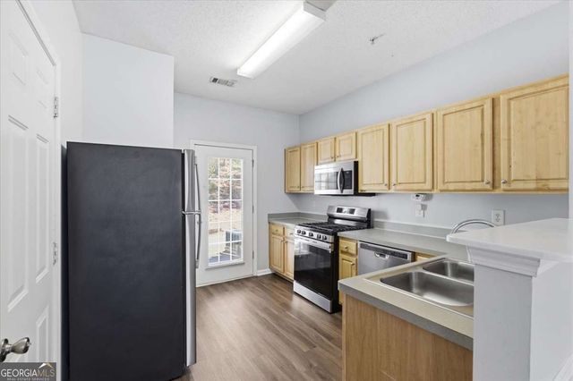 200 Riverstone Commons Circle, Canton, GA 30114