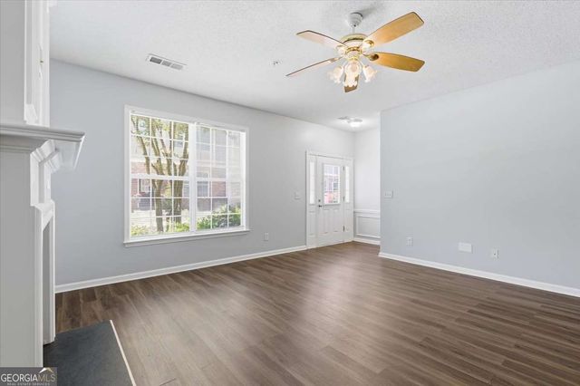 200 Riverstone Commons Circle, Canton, GA 30114