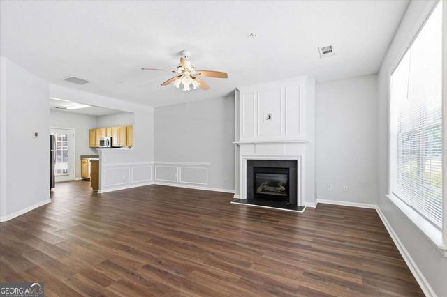 200 Riverstone Commons Circle, Canton, GA 30114