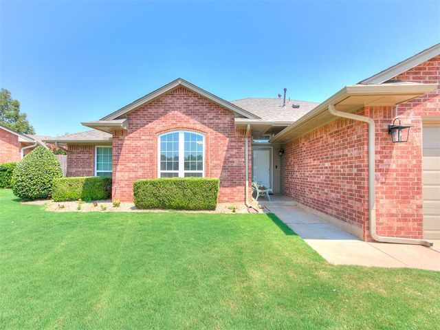 409 NW 141st Circle, Edmond, OK 73013