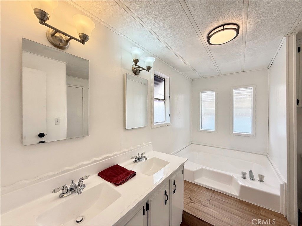 Image 25 of property listing at 3595 Santa Fe Avenue 213, Long Beach, CA 90810