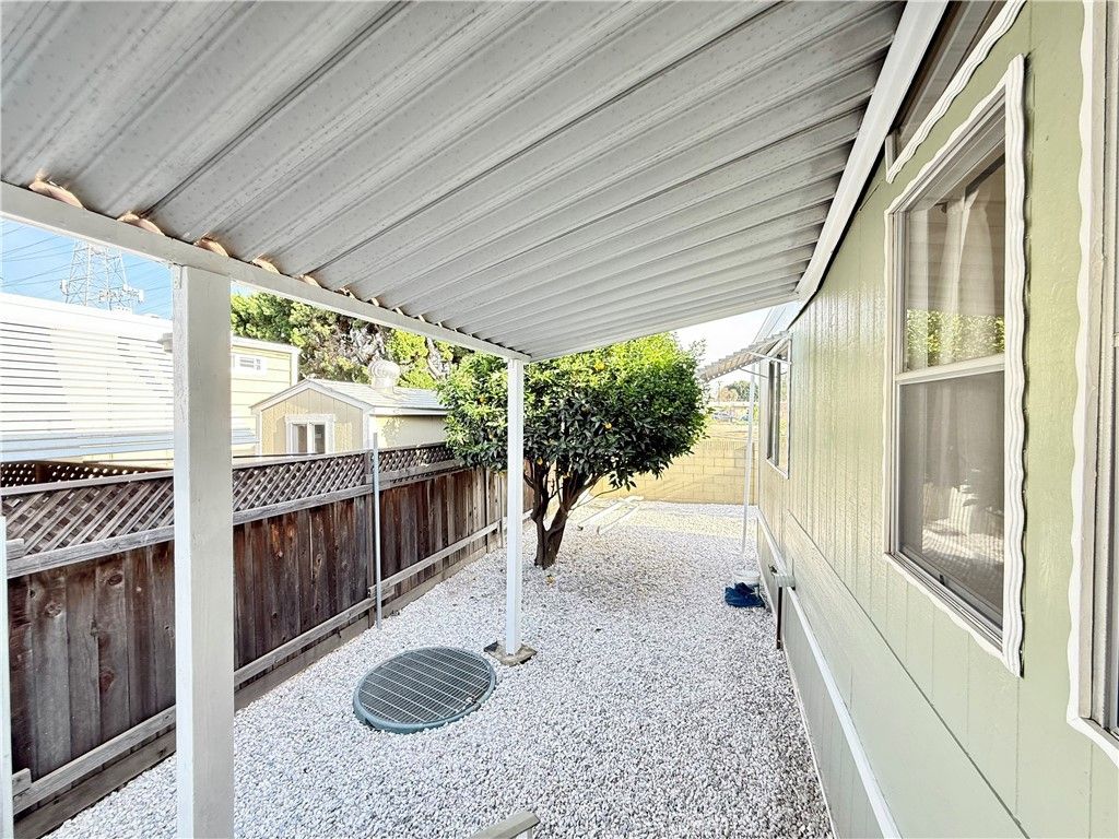 Image 6 of property listing at 3595 Santa Fe Avenue 213, Long Beach, CA 90810