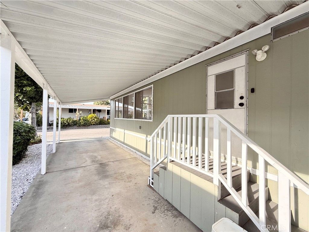 Image 9 of property listing at 3595 Santa Fe Avenue 213, Long Beach, CA 90810