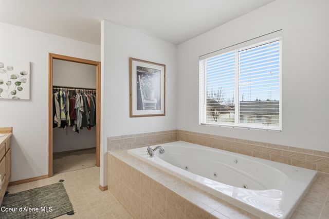 1049 N Bainbridge St, Post Falls, ID 83854