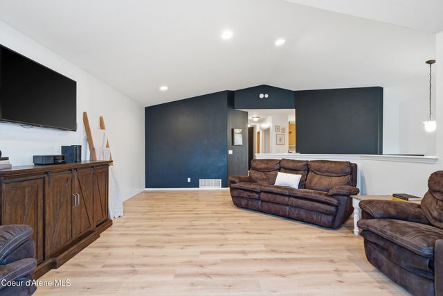 1049 N Bainbridge St, Post Falls, ID 83854