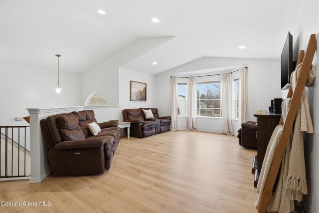 1049 N Bainbridge St, Post Falls, ID 83854