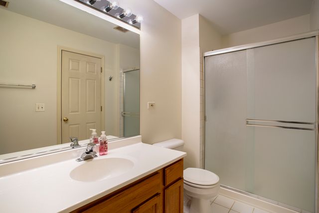 860 Amelia Court, Grayslake, IL 60030