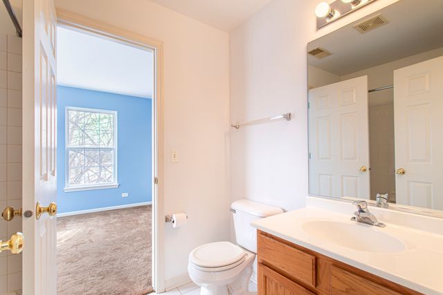 860 Amelia Court, Grayslake, IL 60030