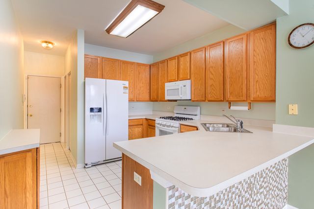 860 Amelia Court, Grayslake, IL 60030