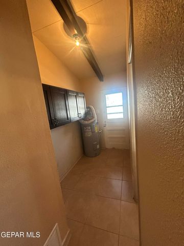 212 CRESTMONT Drive, El Paso, TX 79912