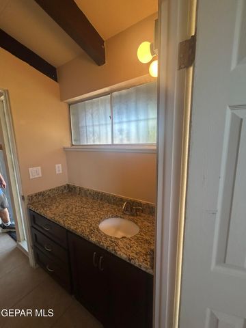 212 CRESTMONT Drive, El Paso, TX 79912