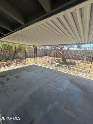 212 CRESTMONT Drive, El Paso, TX 79912
