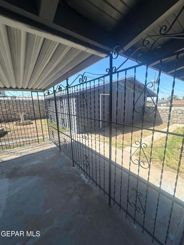212 CRESTMONT Drive, El Paso, TX 79912