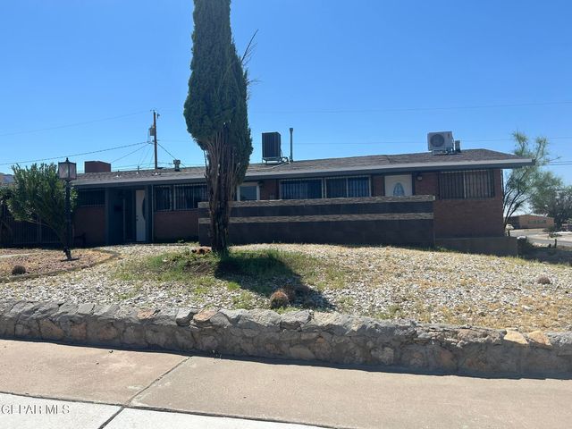 212 CRESTMONT Drive, El Paso, TX 79912