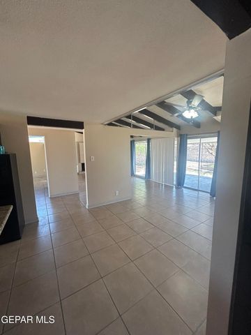212 CRESTMONT Drive, El Paso, TX 79912