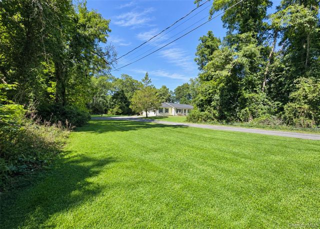 124 Ridge Road, Ridge, NY 11961