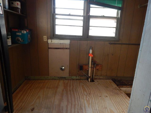 1142 NE Wabash AVE, Topeka, KS 66616