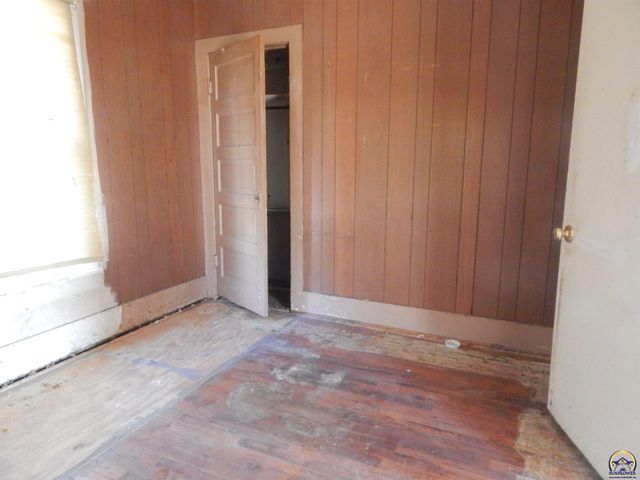 1142 NE Wabash AVE, Topeka, KS 66616