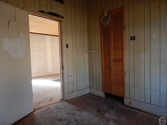 1142 NE Wabash AVE, Topeka, KS 66616