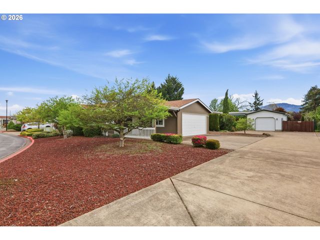 2314 MAIA Loop, Springfield, OR 97477