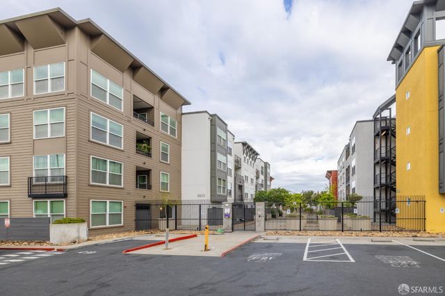 8200 Oceanview Terrace 213, San Francisco, CA 94132