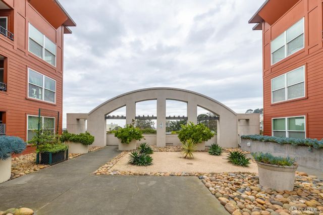 8200 Oceanview Terrace 213, San Francisco, CA 94132