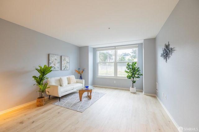 8200 Oceanview Terrace 213, San Francisco, CA 94132