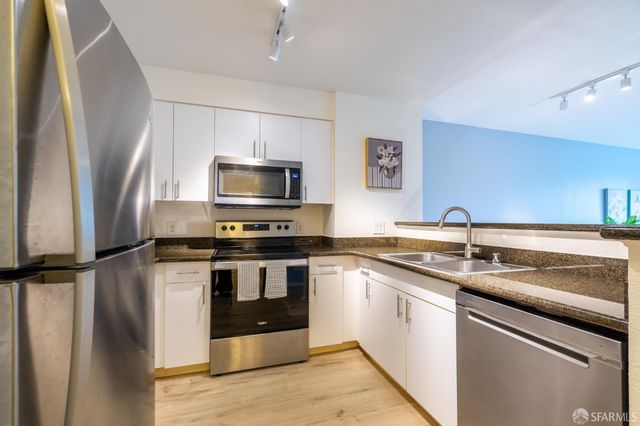 8200 Oceanview Terrace 213, San Francisco, CA 94132
