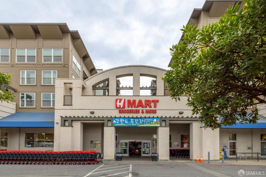 8200 Oceanview Terrace 213, San Francisco, CA 94132
