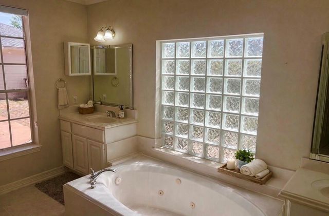 4402 Water Elm Way, Houston, TX 77059