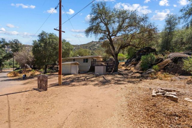 4722 Park Ln, Alpine, CA 91901