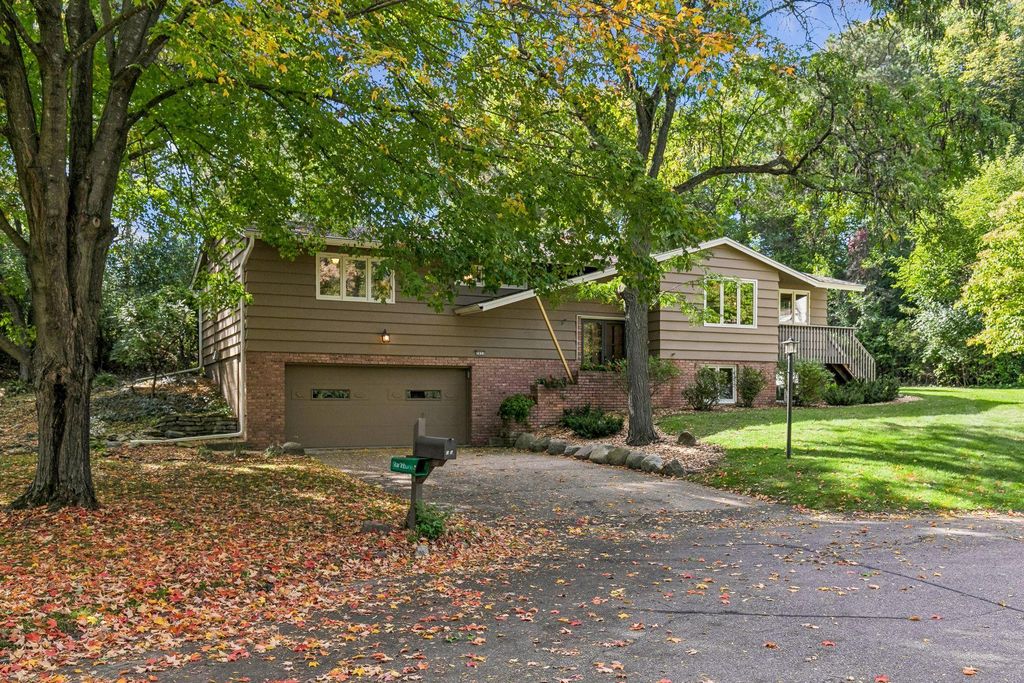 2931 Cedar Knoll Court, Minnetonka, MN 55305 — exterior
